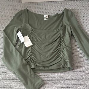 Aritzia green square-neck ruched long sleeve tee
